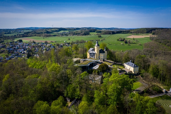 Luftansicht auf Schloss Homburg in Nümbrecht